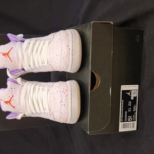 Air Jordan 5 Retro SE GG size 5.5y white/laser crimson